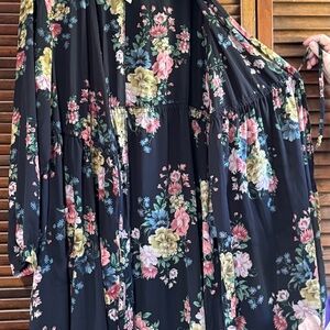 Plus Sz 4X (26) Kimono Black/Floral Chiffon 100% Poly By Torrid (Tie Front) 3365